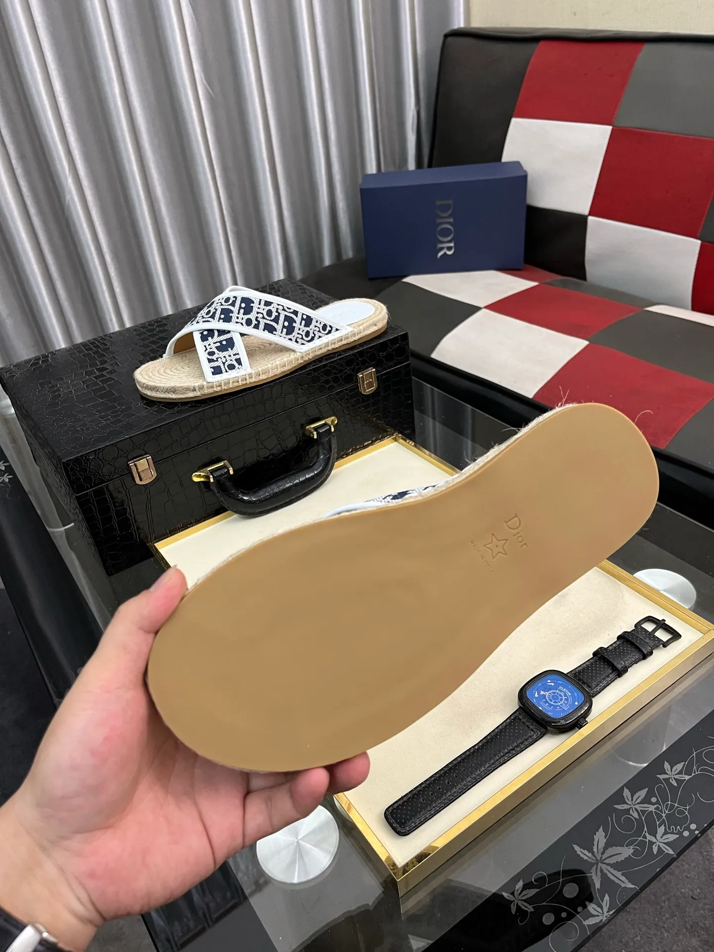 Men's shoes💰320⌚️⌚️DIOR Dior slippers New slippers are on sale simultaneously. Original materials imported from Italy. Fully imported sheepskin lining, sole: original sole provided by the original factory, exclusive movable molded sole, super comfortable, original factory follow-up goods, 🔍🔍high quality, can be entered and exited the counter at will, code number: 38-442️⃣colors available